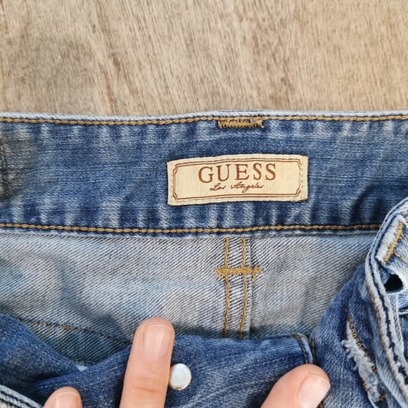 Guess Jean shorts - Picture 2 of 4